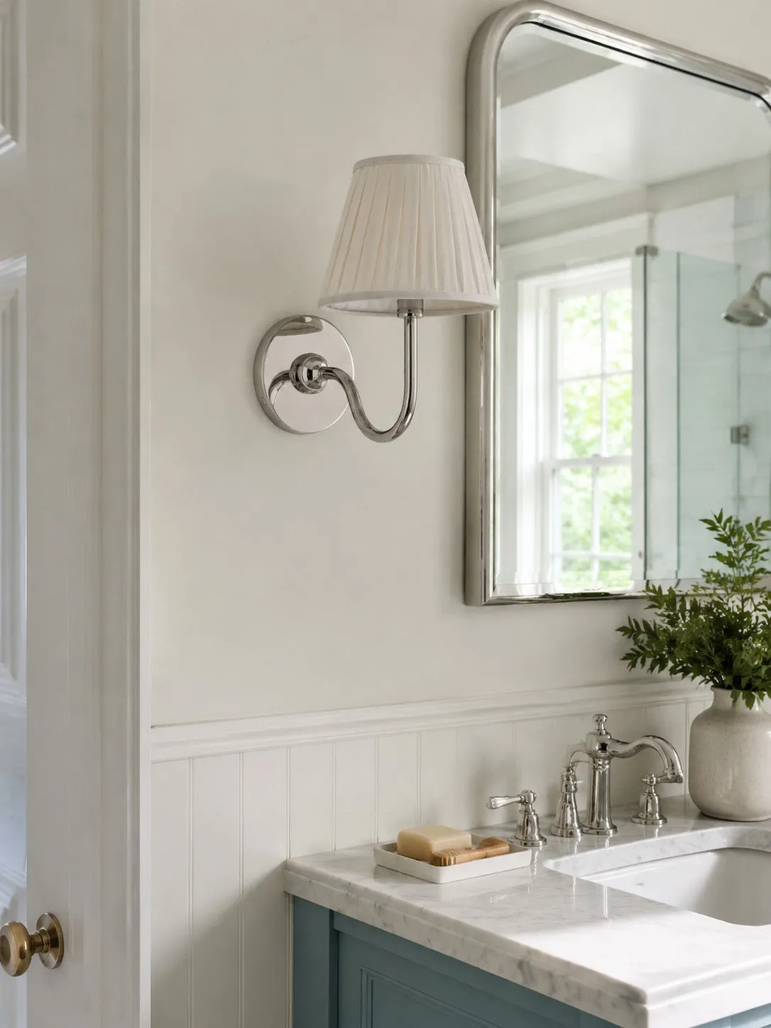 Luvora fabric shade wall sconce